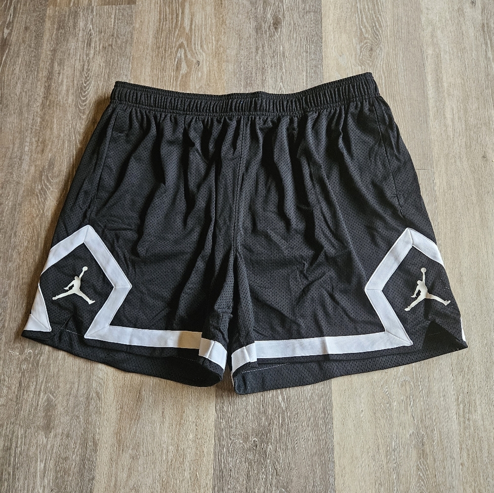 Jordan Sport Women's Diamond Shorts 1X Black & White Loose Fit Athletic Shorts